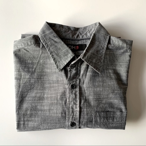 🤍2/$20 *Like New* DH3 Short Sleeve Button Up - Picture 1 of 3